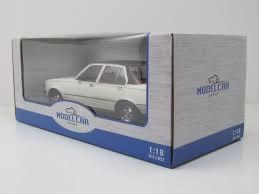 Opel Modellini d'auto: OPEL COMMODORE B WEISS/SCHWARZ 1:18 MCW – Nuovo e nell'imballaggio originale da Suhr venduto da Moebelsiralfred 3