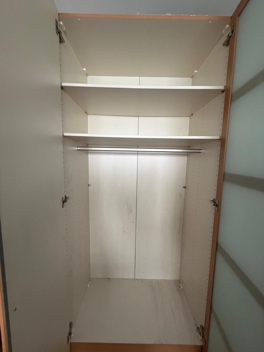 Armadi: Schrank Buche Optik mit Glastüren – Usato da Horgen venduto da CS75 1