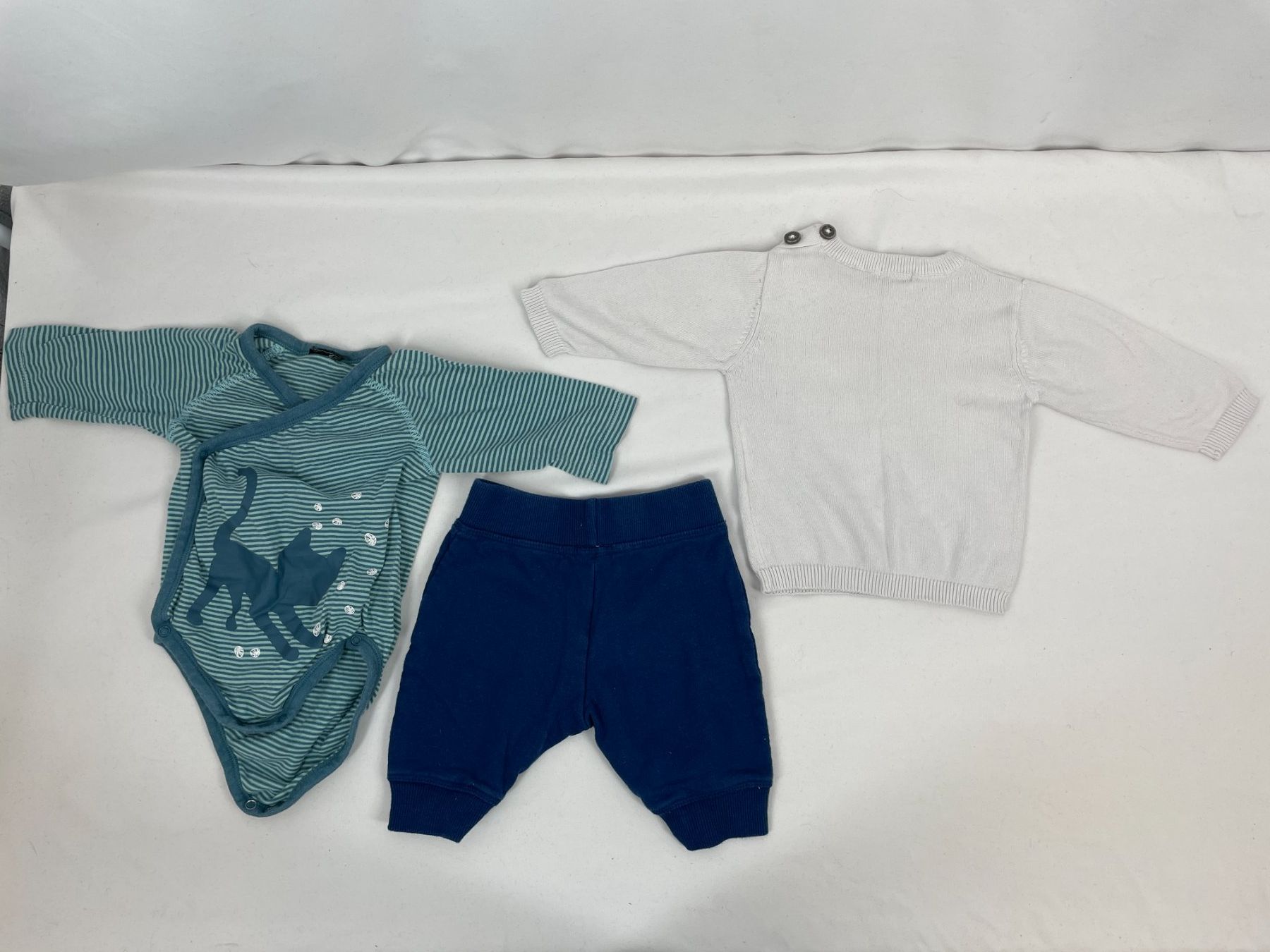Kleiderpakete & -sets: Ensemble pantalon, pull, body – Gebraucht aus Lausanne von PlusValue_Lausanne