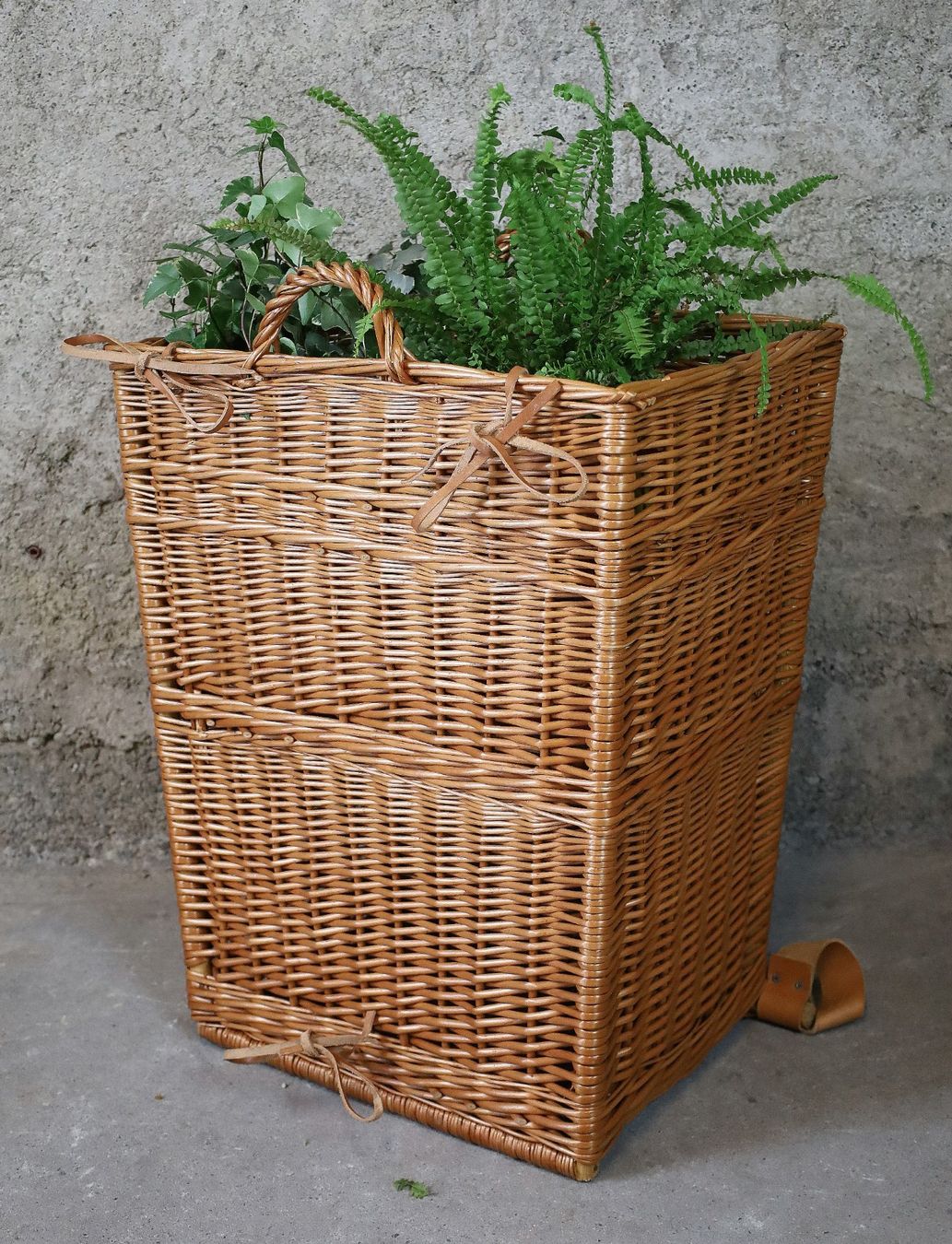Altro per la casa: Picknick Korb, Weidekorb, Blumenkorb, Rucksack, Pflanzenkorb – Usato da Birrwil venduto da brandschatz_birrwil