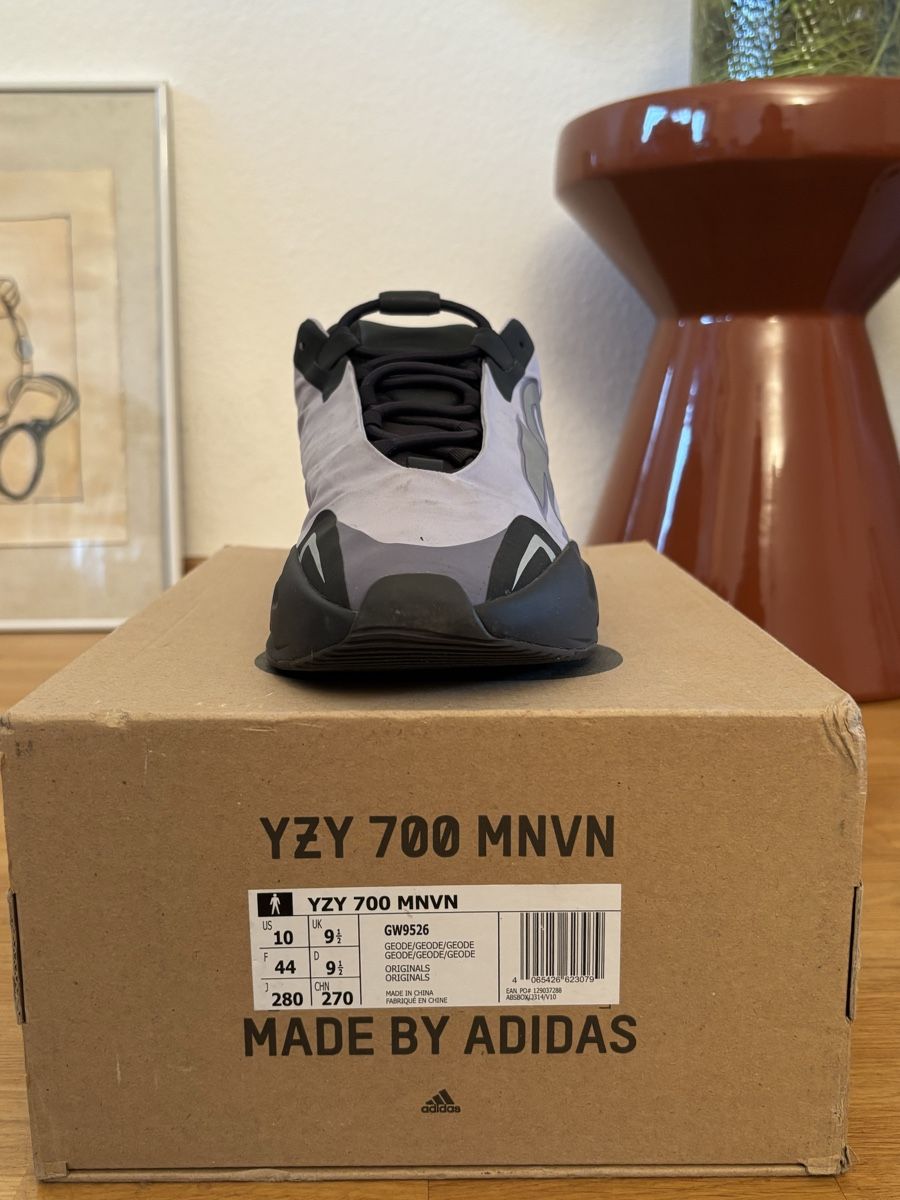 Adidas Herrenschuhe: Yeezy Boost 700 – Gebraucht aus Zürich von Edo_mch 3
