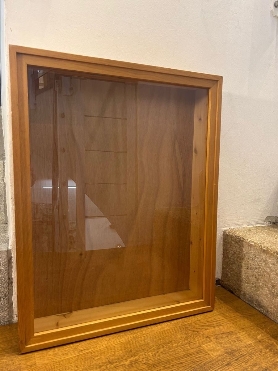 Vitrinen: Vitrine Holz mit Glasdeckel – Neu (gemäss Beschreibung) aus Solothurn von ora_s55c