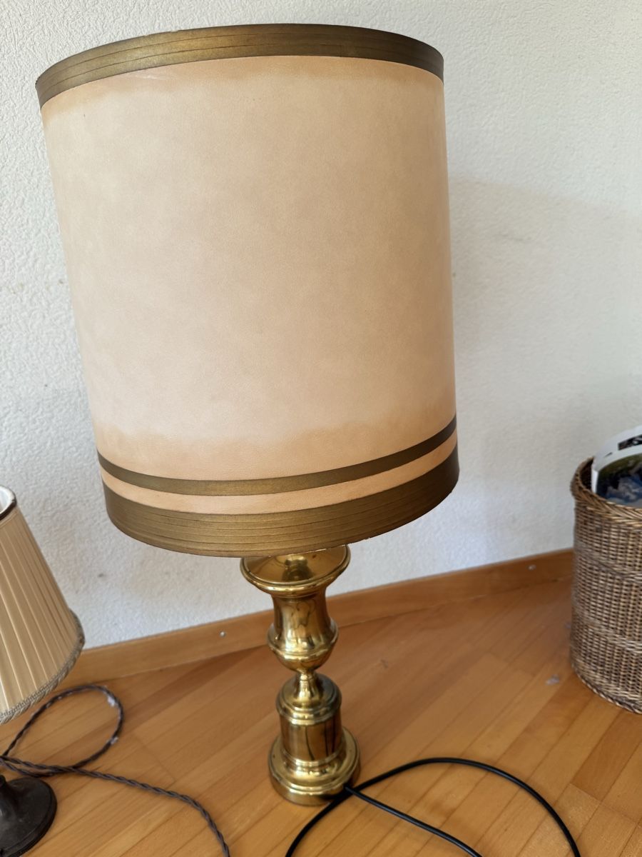 Paralumi: Lampe mit Lampenschirm  – Usato da Langnau am Albis venduto da pla_2vk5 2