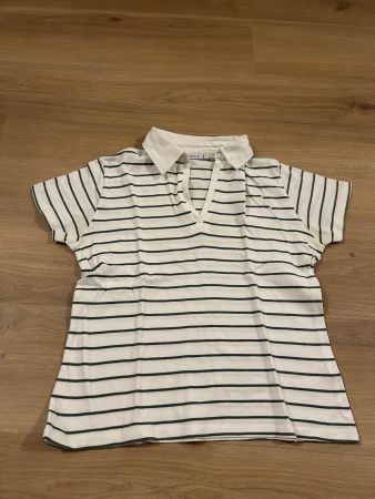 T-shirt blanc rayé vert, col chemise en V