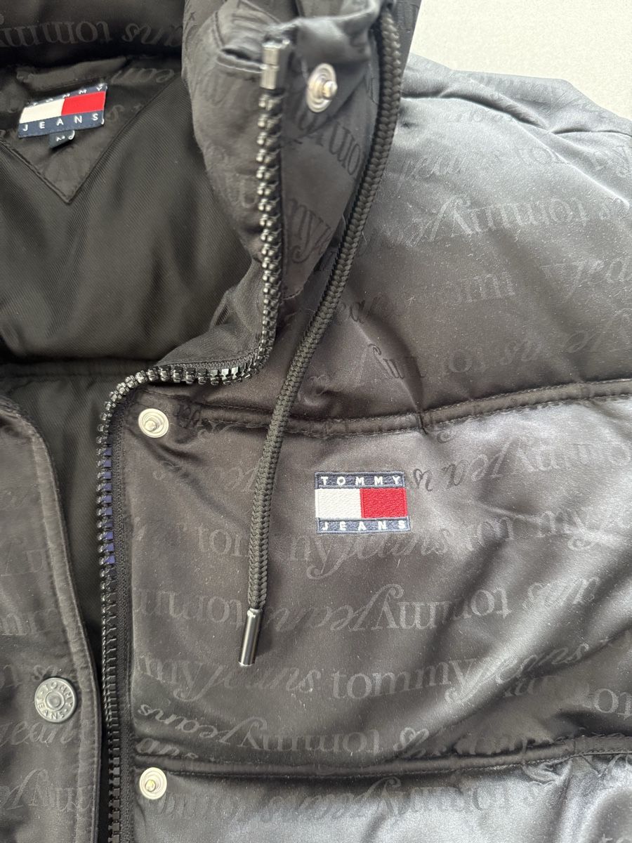 Tommy Hilfiger Jacken: Tommy Jeans Steppjacke  – Gebraucht aus Trimmis von mor_b6bx 2