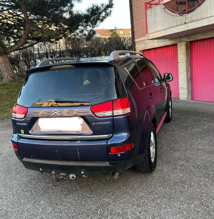 Citroën Automobili: Citroën C-Crosser 2,2 HDi – Usato da Russy venduto da Guenefle 3