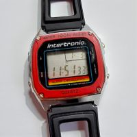 Montre Intertronic Vintage, digital, rouge - Collection!