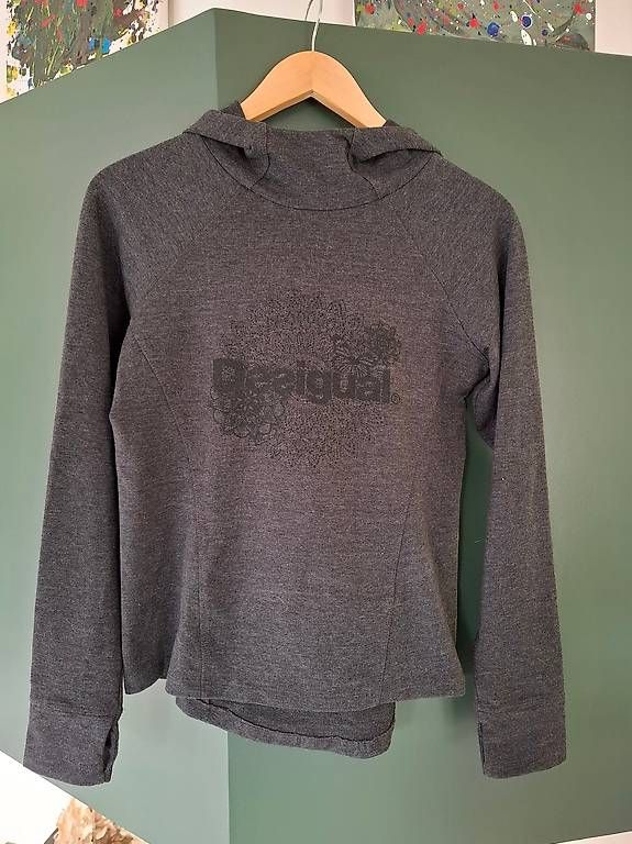 Pullover & Sweatshirts: Desigual Sport Pulli, Grösse M, dunkelgrau – Gebraucht aus Stallikon von nor_9fxw