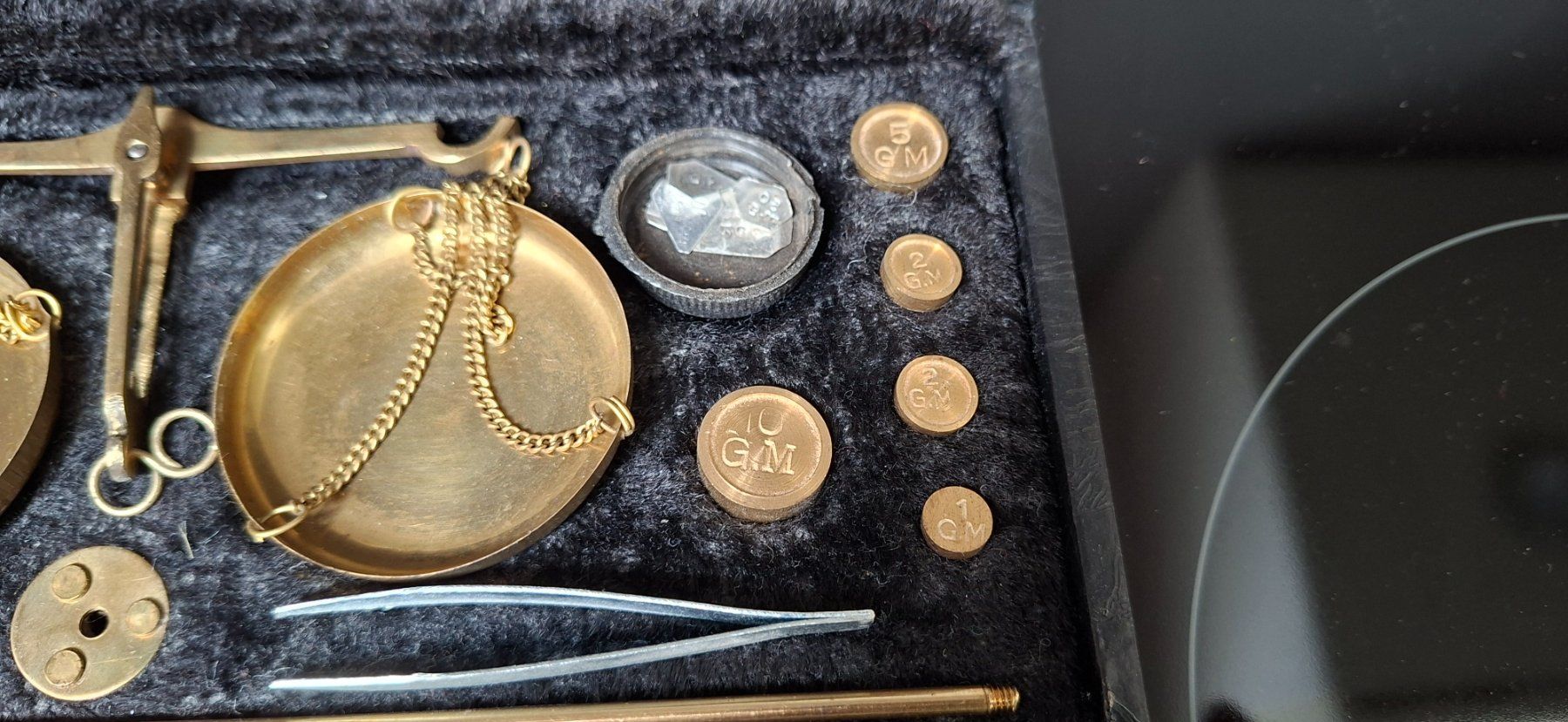 Balances et poids: Goldwaage mit Box – D'occasion à Möhlin par teddybaer8 2