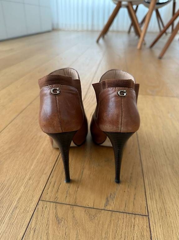 Scarpe da donna: Guess Lederstiefel / Stiefeletten – Usato da Immensee venduto da nadine.o 2