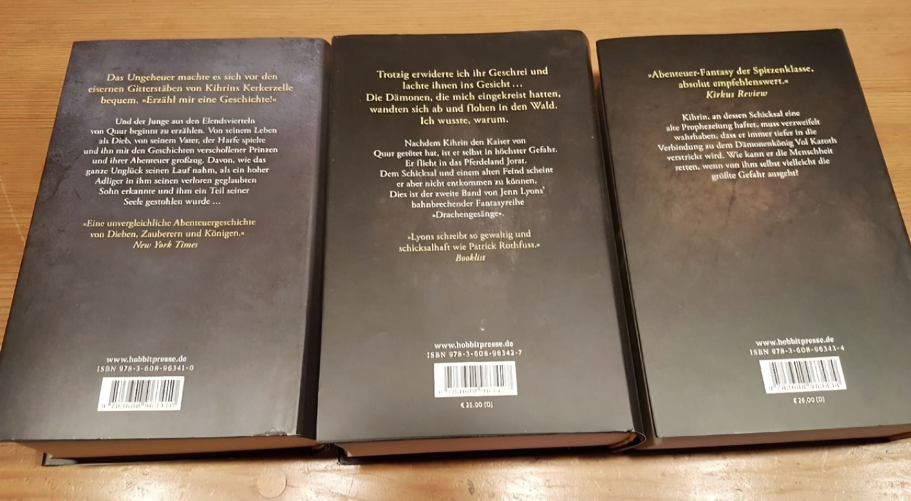 Libri: Jenn Lyons Trilogie - Drachengesänge – Usato da Niedermuhlern venduto da Mahkah.65 1