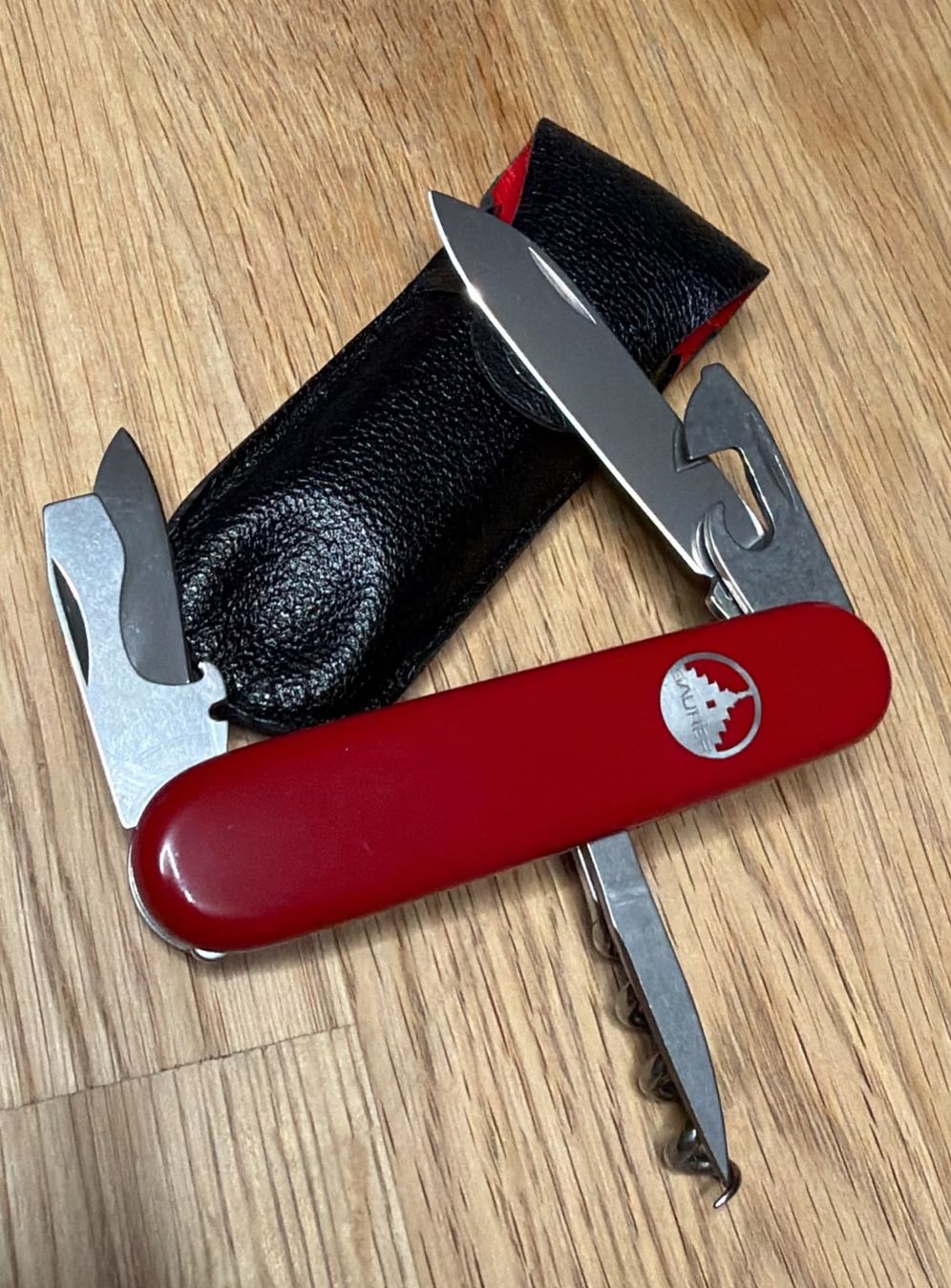 Victorinox Coltelli tascabile: VICTORINOX SACKMESSER SAURER MIT ETUI – Usato da Zürich venduto da Frei-Occasionen