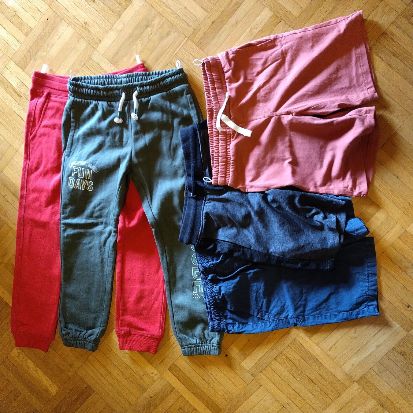Lotti & Set di vestiti: Kinder Kleiderpaket, Grösse 122, 16 Teile – Usato da Oberdorf NW venduto da niederj 1