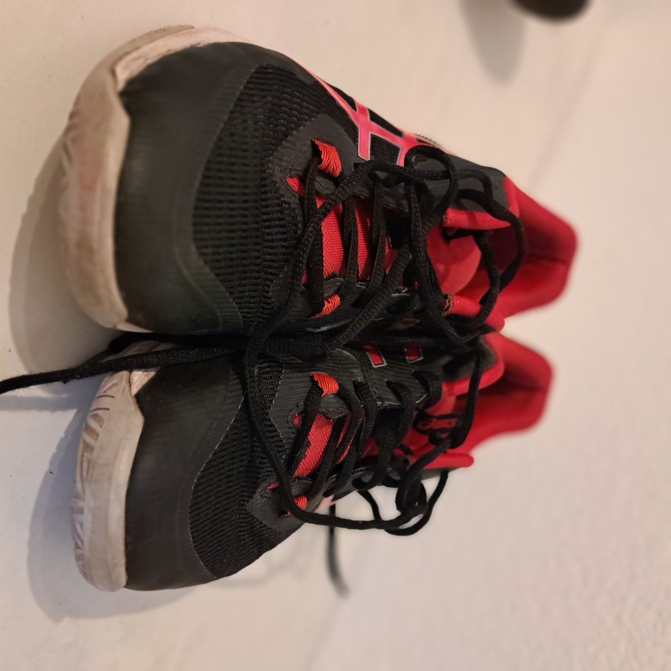 Asics Herrenschuhe: Laufeschuhe 42 – Gebraucht aus Unterentfelden von Miro-Lou 1