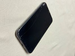 iPhone 11 128 Go – Écran cassé (Tactile & Face ID 100% OK)