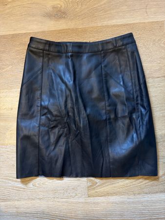 Schwarzer kunstLederrock von Vero Moda, Grösse S, Top Zustan