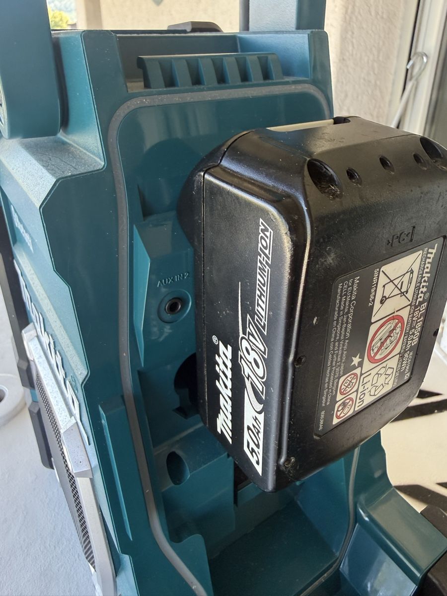 Radios: Makita DMR 108 Baustellenradio Bluetooth  – Neu (gemäss Beschreibung) aus Reinach BL von Jjeanluc 3