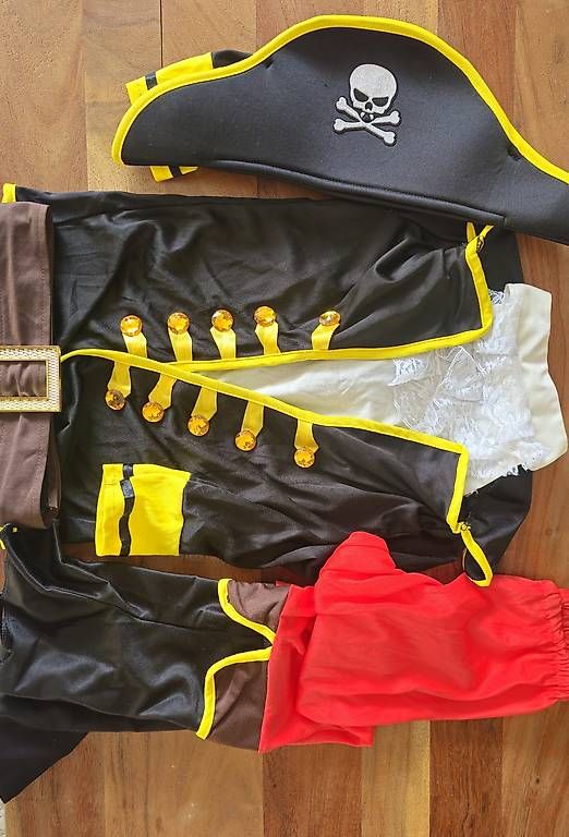 Costumi: Piratenkostüm Gr. 122/128 – Usato da Magden venduto da tob_lc27