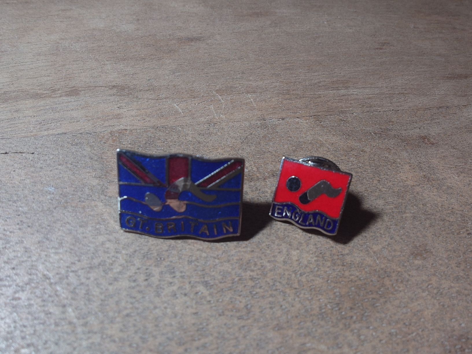 Placchette & Badge: pin's fédération natation great britain – Usato da Genève venduto da arnoo 1