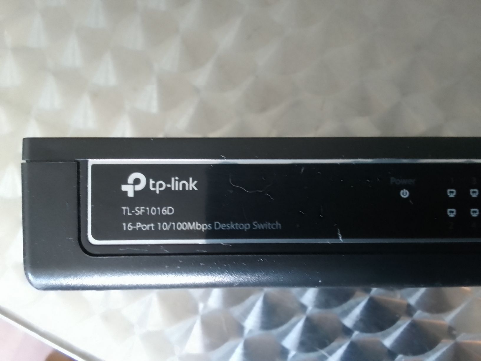 TP-Link Hub & Switch: 16 Port Switch TP LINK – Usato da Ebmatingen venduto da swiss.canadian 1