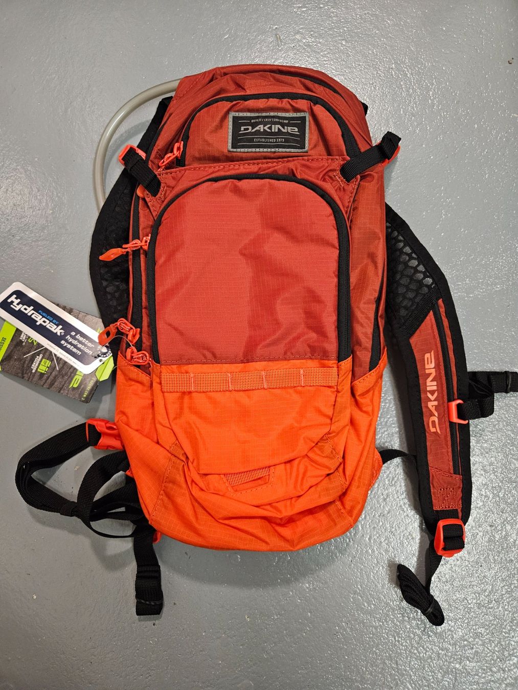 Dakine Sacs à dos: Dakine Session inkl.Hydrapack 12L – Neuf avec emballage d'origine à Wangen ZH par tulipe55