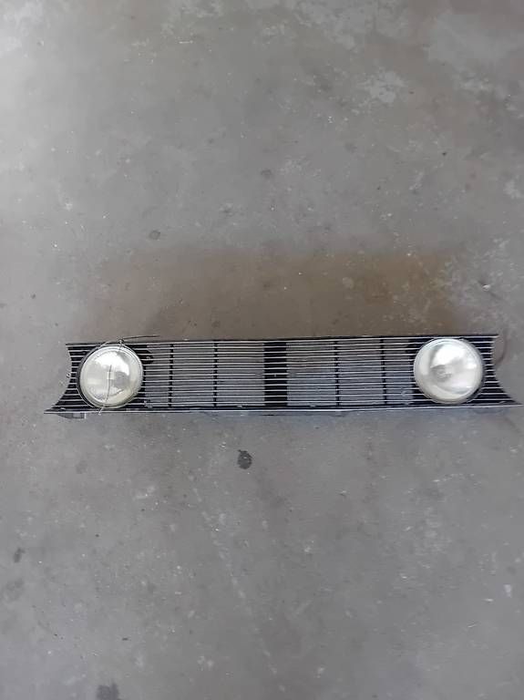 Tutti pezzi di ricambio auto: VW Golf GTI 1800 Trophy Doppelgrill – Usato da Ennetmoos venduto da Quad4