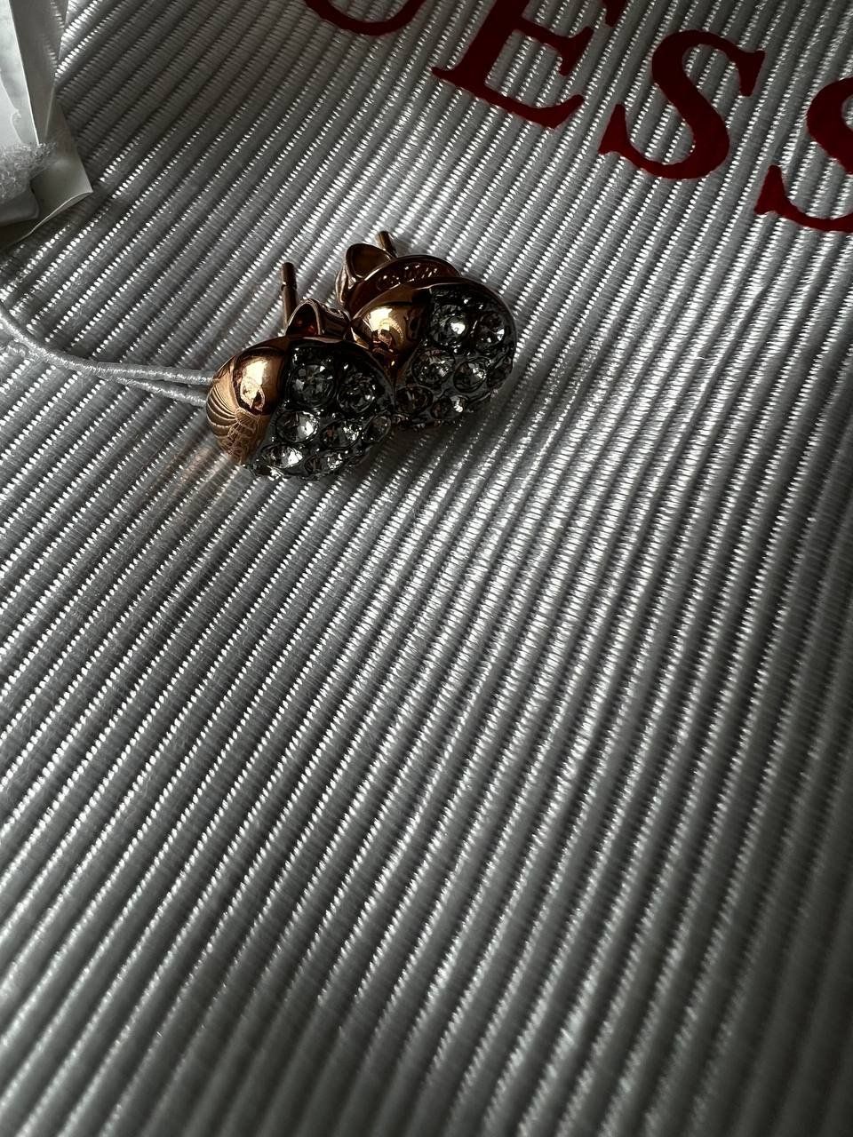 Guess Orecchini pendenti & Orecchini a lobo: NEW guess ohrringe – Nuovo e nell'imballaggio originale da Riehen venduto da edu_92w7 3