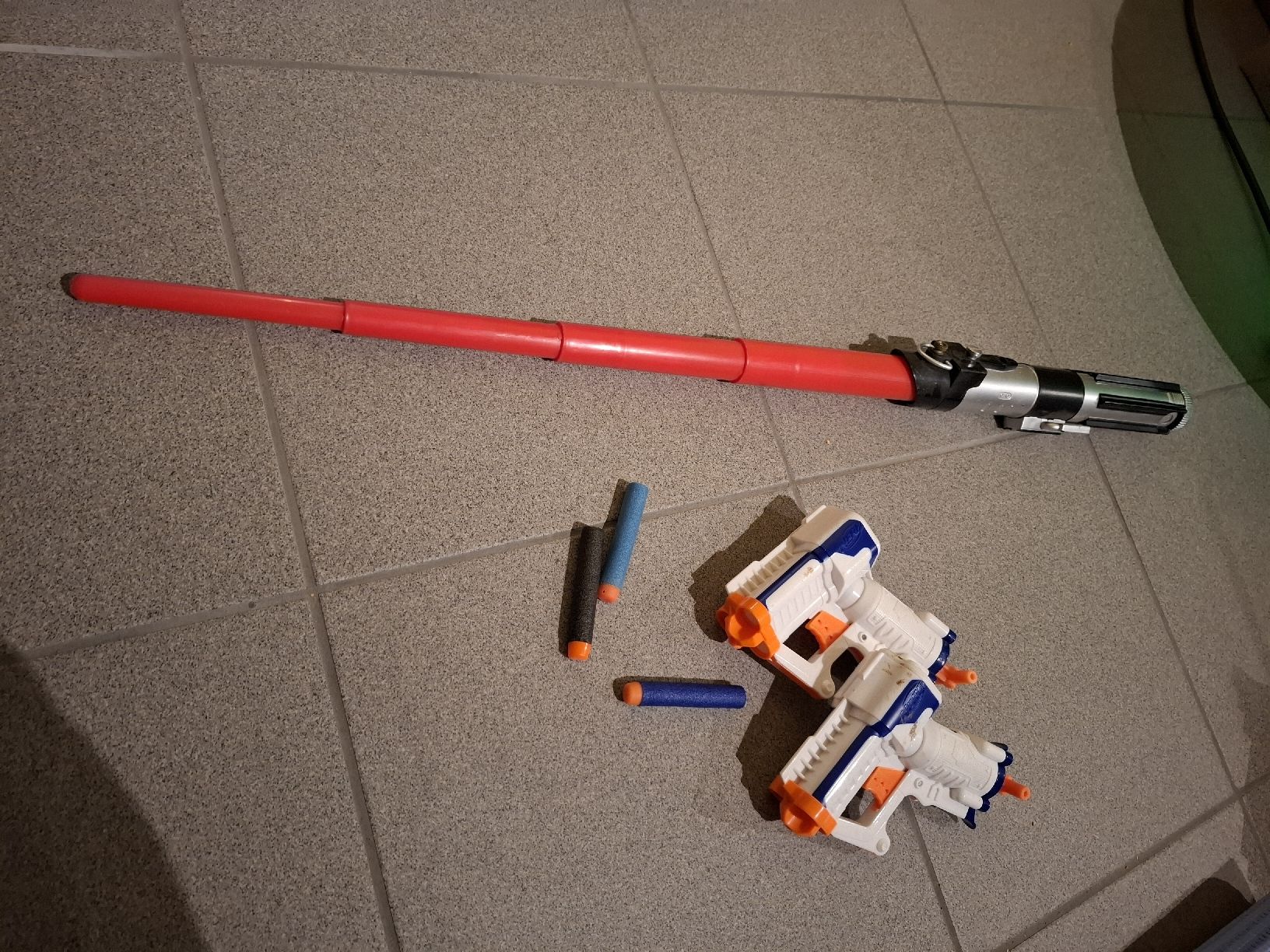 Nerf Giocattoli: Nerf Guns & Star Wars Laserschwert Set – Usato da Oftringen venduto da januarloch 5