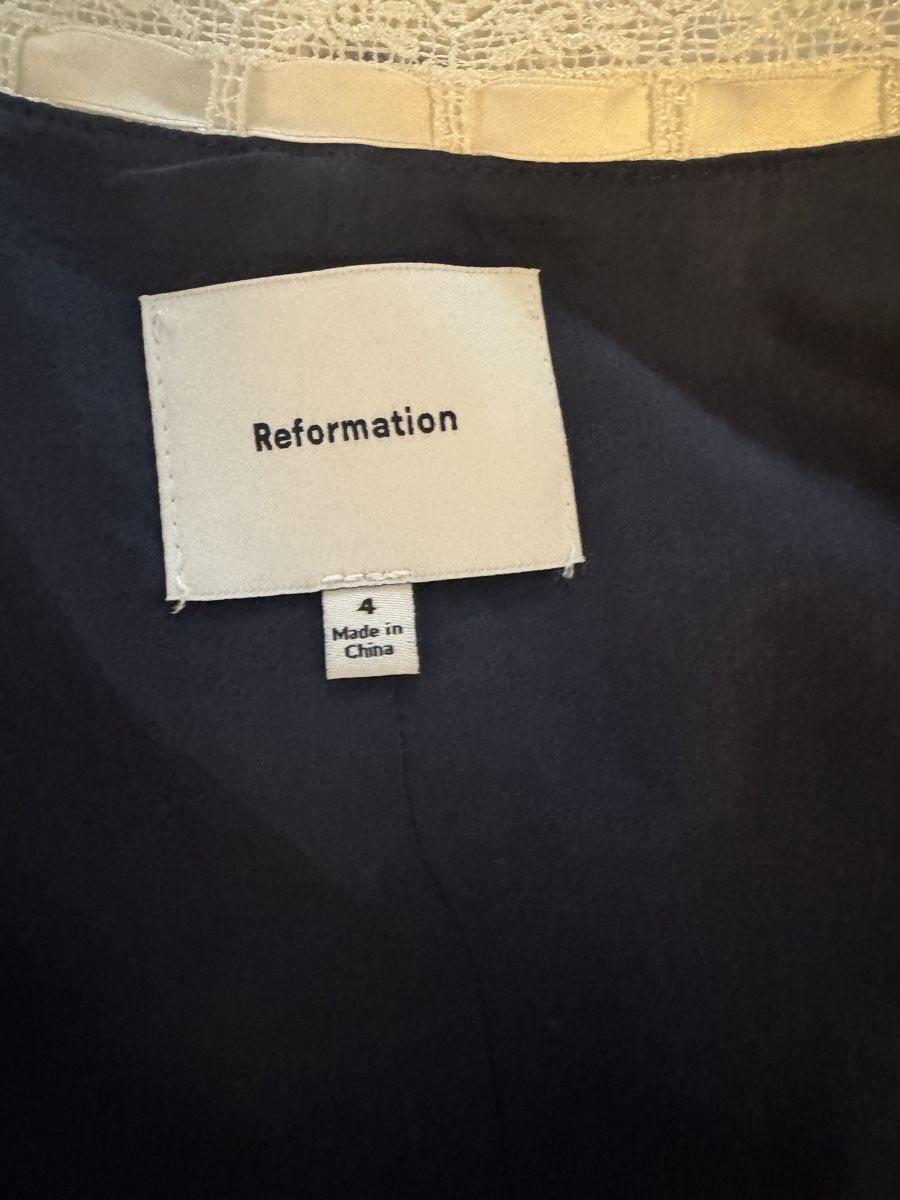 Reformation Camicette: Reformation top – Nuovo (secondo la descrizione) da Aarau Rohr venduto da ash_m7hq 2