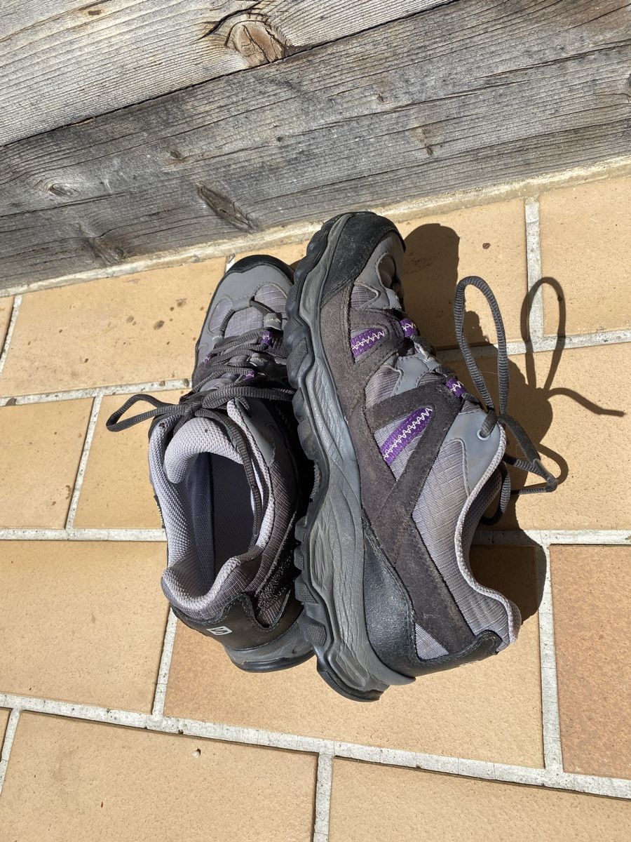 Salomon Scarpe da donna: Salomon hiking shoes – Usato da St-Cergue venduto da noabzz 3