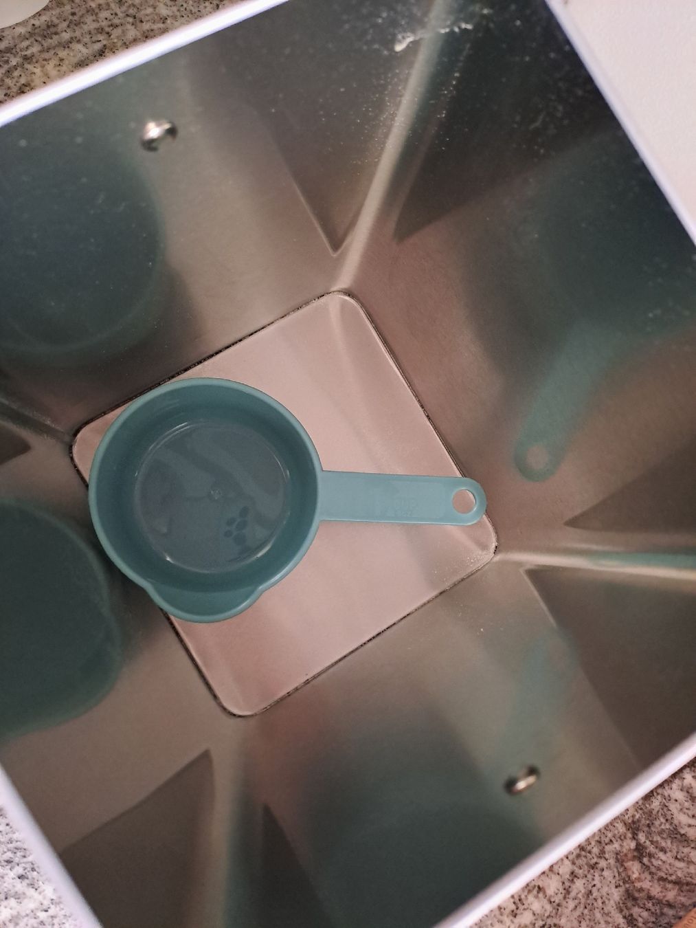 Contenitori & Simili: Waschmittelbox Metall mit Messlöfffel – Usato da Rickenbach LU venduto da bishiida 4