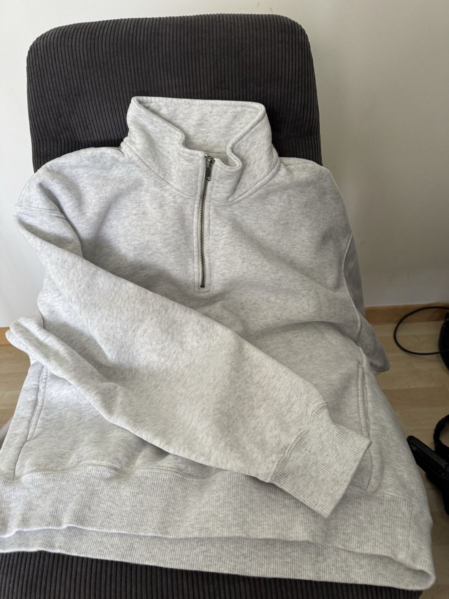 Pullover & Sweatshirts: Pullover light grey size M – Gebraucht aus Dübendorf von uji_p2hg