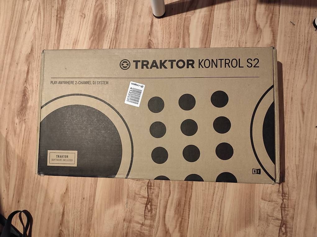 Platines de mixage: Dj mixer Traktor Kontrol S2  – D'occasion à Flawil par ner_hl98