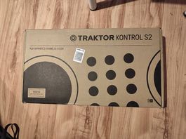 Dj mixer Traktor Kontrol S2 