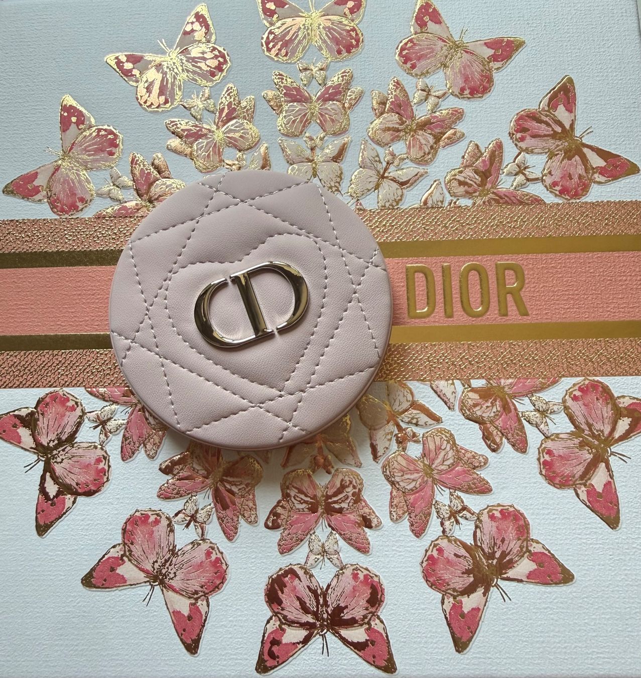 Dior Spiegel: Dior Beauty Heart-Quilted Compact Mirror – Neu und originalverpackt aus Luzern von sas_r89l