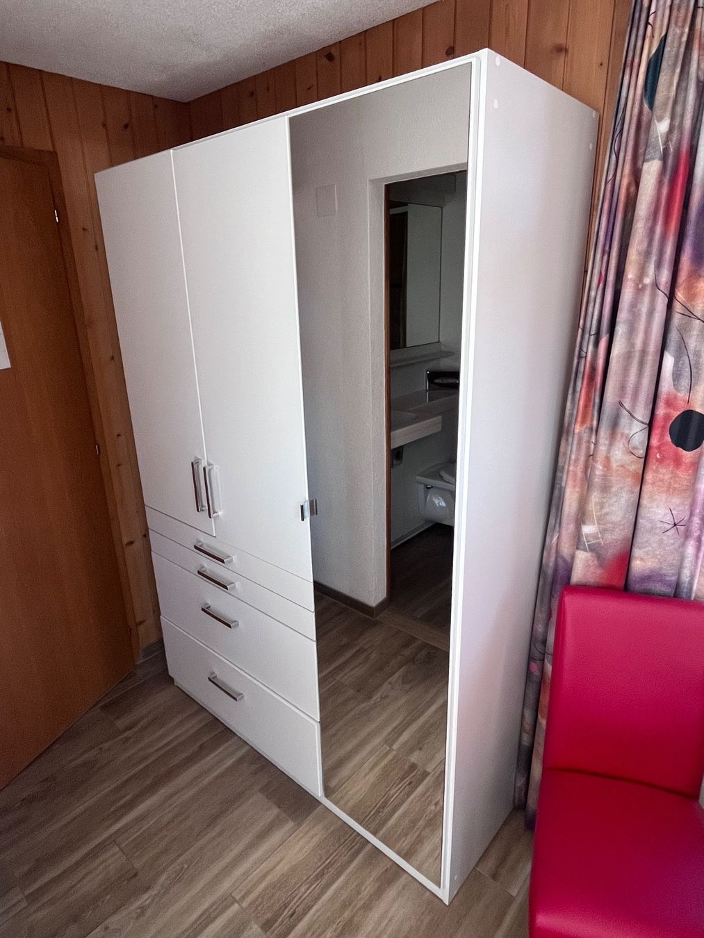 Armoires: Schrank – D'occasion à Zweisimmen par nis_v86s 2