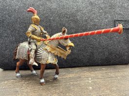 Schleich Ritter Figur auf Pferd mit Lanze gut erhalten