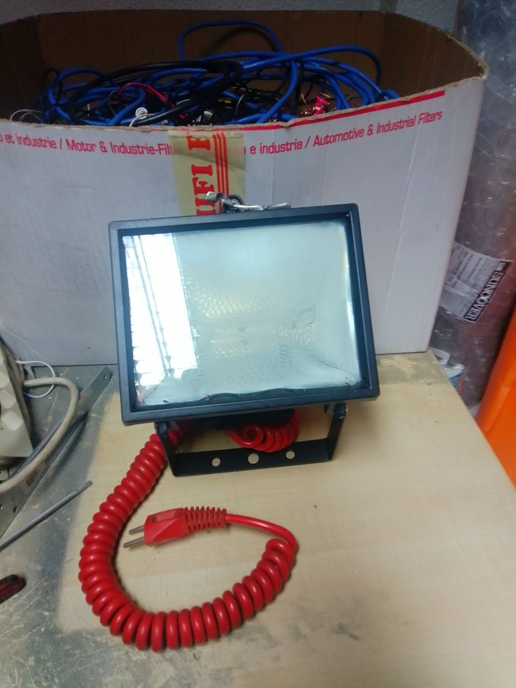 Lampade: Halogenspot – Usato da Giubiasco venduto da pagi2