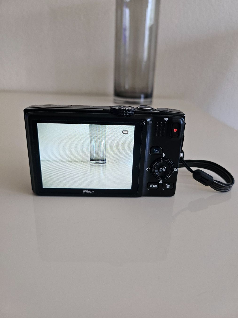 Nikon Fotocamera: Nikon Coolpix S 8200  -  Comme neuf – Usato da Meyrin venduto da nade07 4