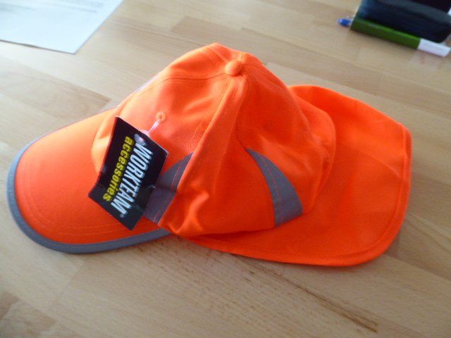 Altro in  Abbigliamento & Accessori: SCHUTZ - KAPPE mit Sonnenschutz – Usato da Winterthur venduto da Bulldog5