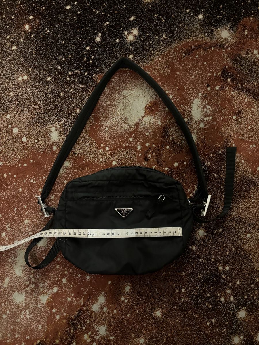 Prada Borse: Prada Umhängetasche Nylon schwarz – Nuovo (secondo la descrizione) da Zürich venduto da JMima 3