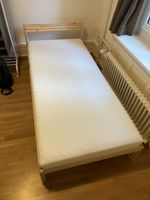 Bett mit Lattenrost und Matratze 