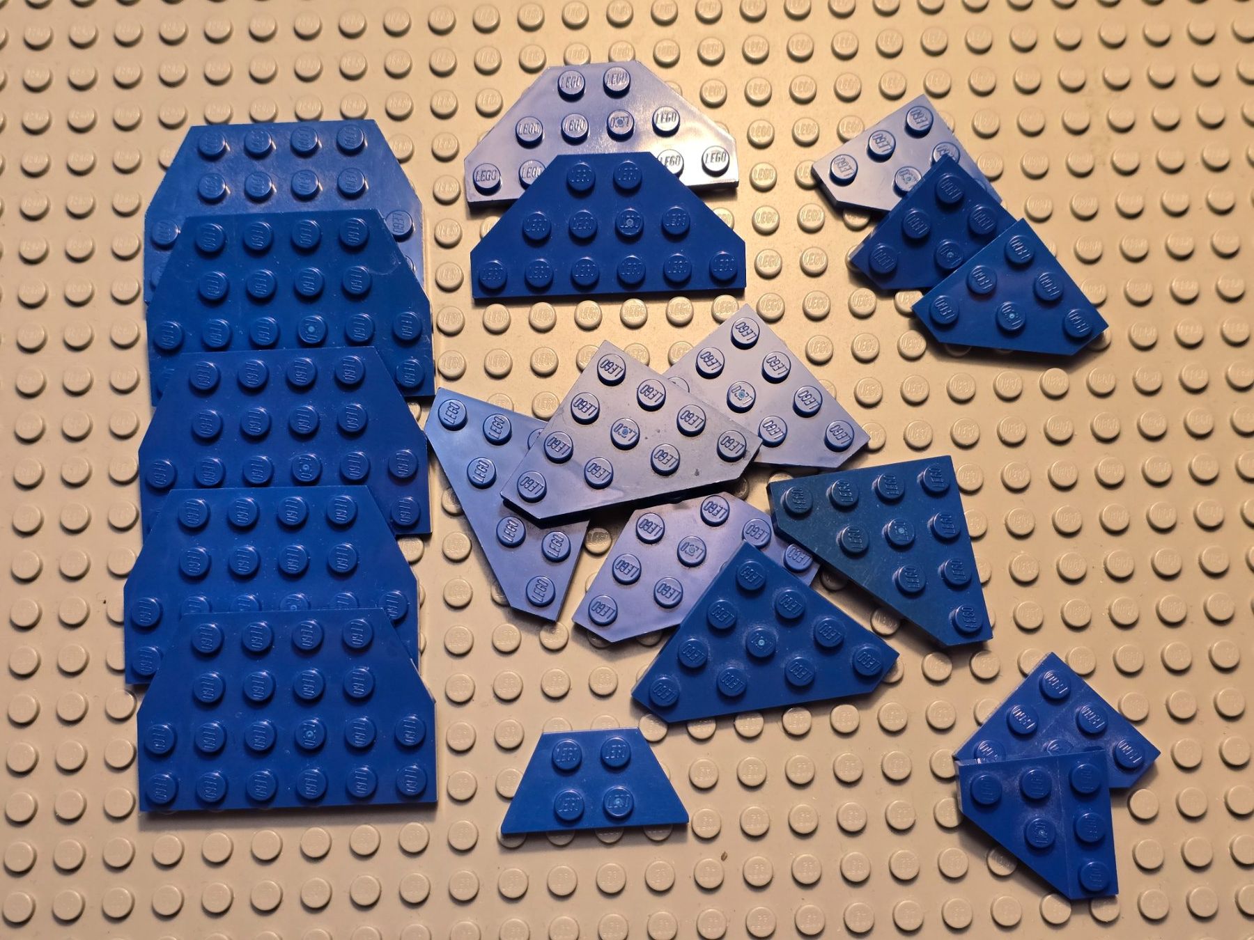 Lego Kit di costruzioni: Lego 19x Platten blau divers – Usato da Basel venduto da Swi-7621