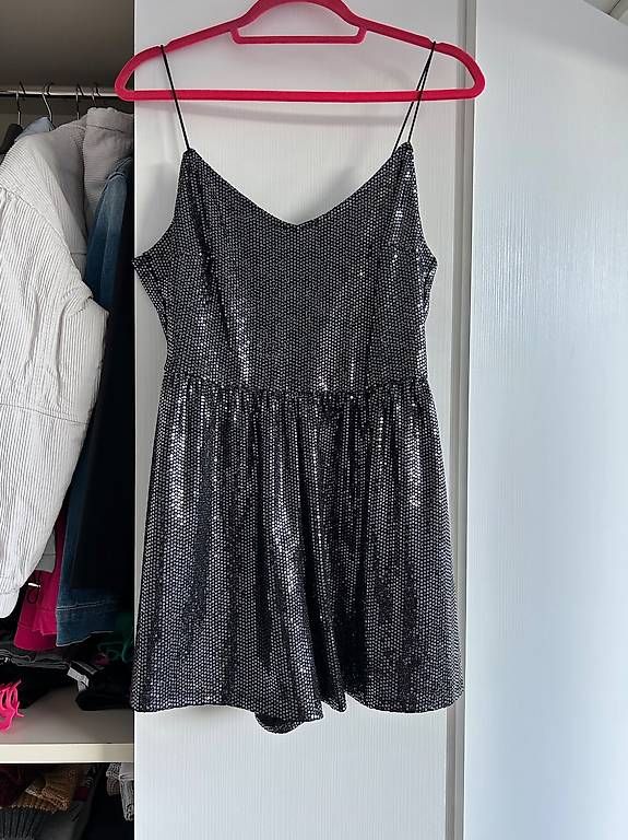 H&M Anzüge & Kostüme: Tutina H&M – Neu (gemäss Beschreibung) aus Bellinzona von Tamara_Mihajlovic 2