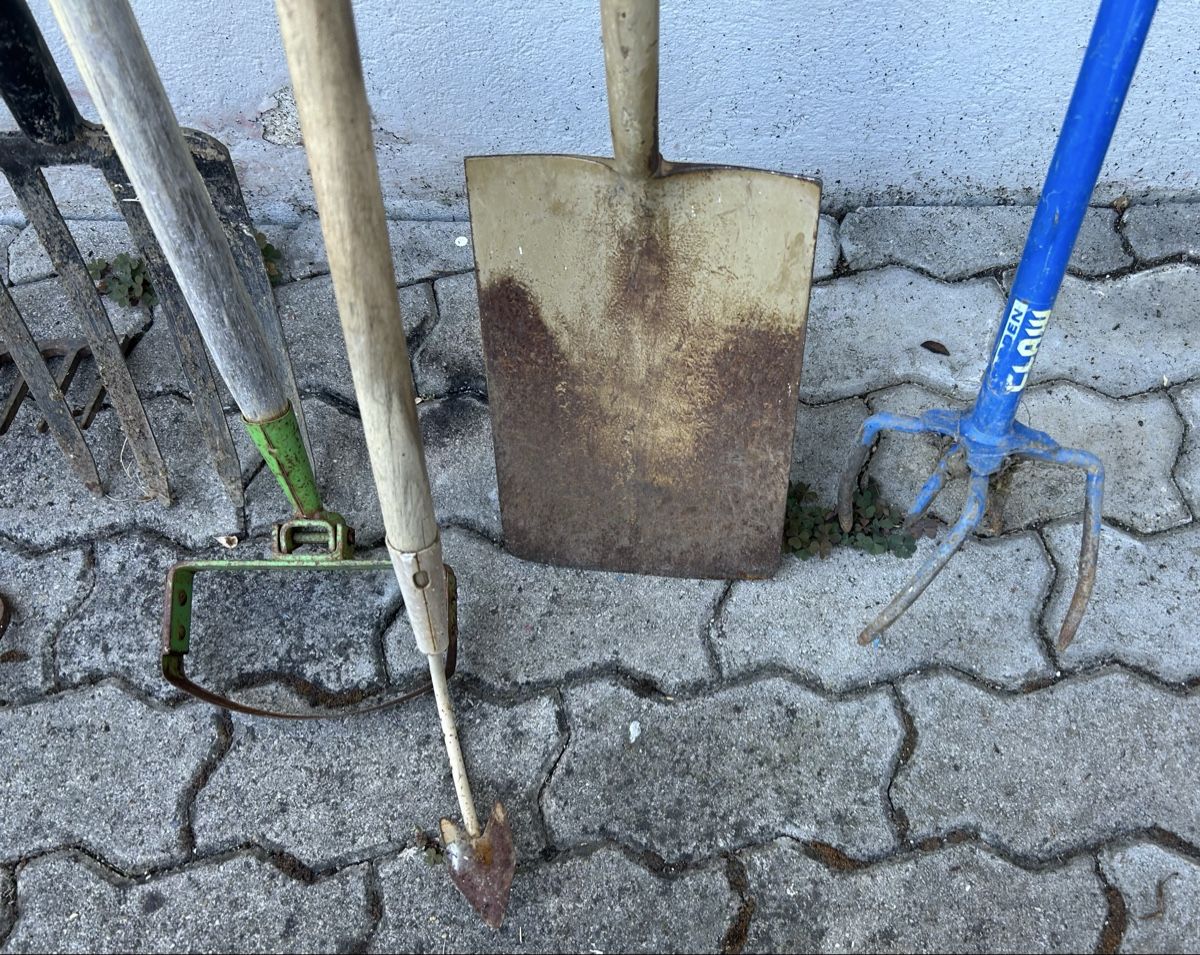 Tous les outils: 8 diverse Gartensachen – D'occasion à Winterthur par stella67 2
