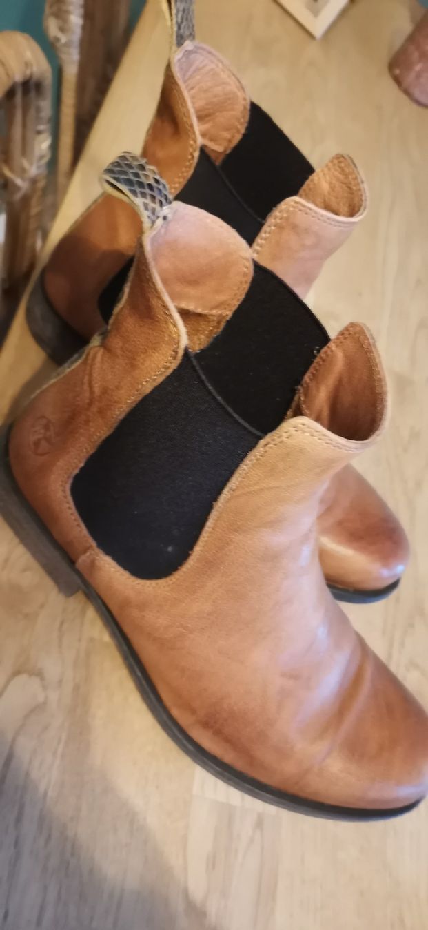 Damenschuhe: Stiefeletten  – Gebraucht aus Sursee von santorini12 1