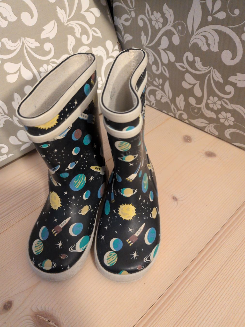 Chaussures garçon: Gummistiefel Gr. 23 – D'occasion à Oberhelfenschwil par Tattar