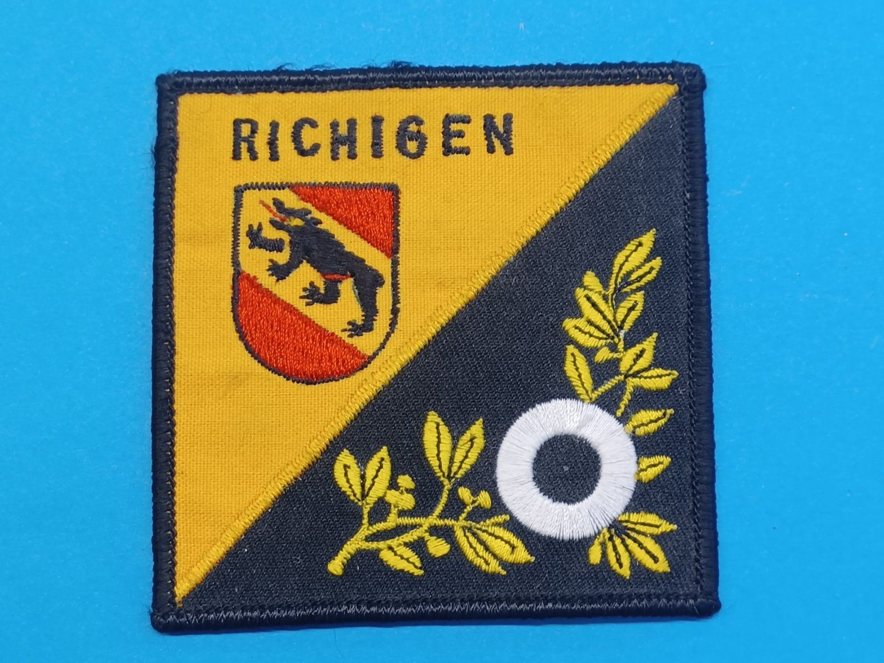 Toppe: Patch Aufnäher Richigen Wappen gestickt (X537) – Usato da Schwanden GL venduto da Suvorov