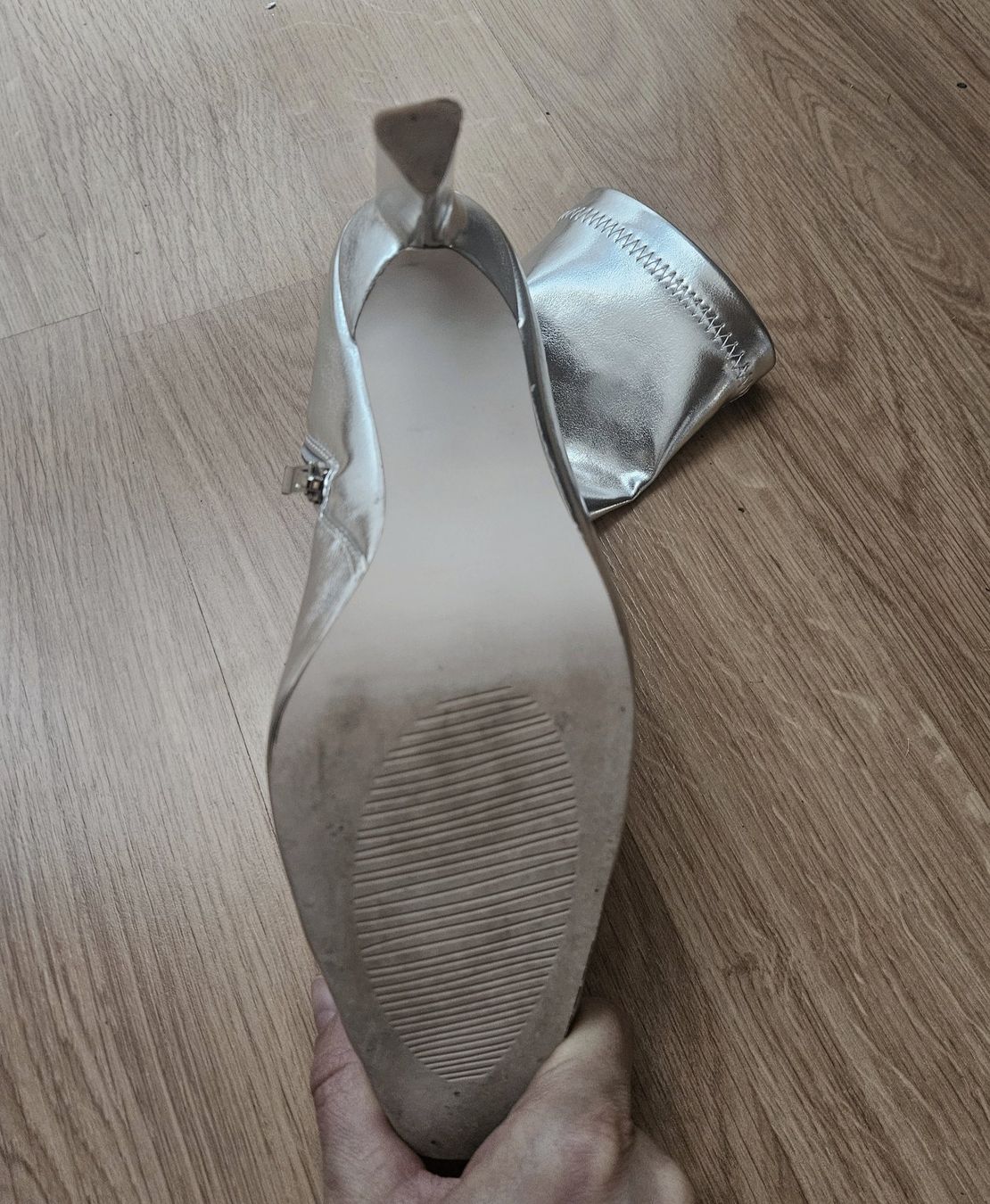 Scarpe da donna: Bottines argentées / Silver boots – Usato da Lausanne venduto da avaria 2