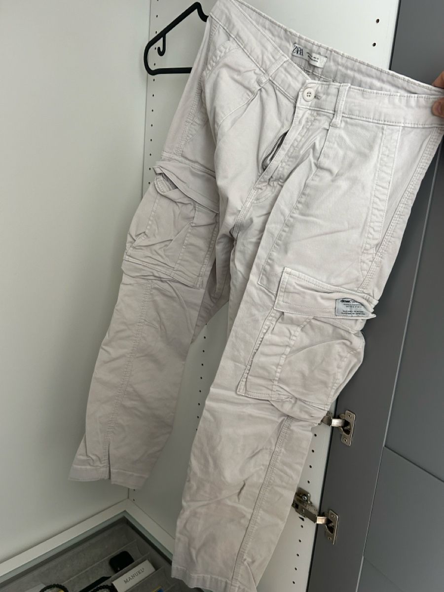 Zara Pantaloni: Leichte Zara Cargohose, Grösse L – Usato da Bülach venduto da INO_